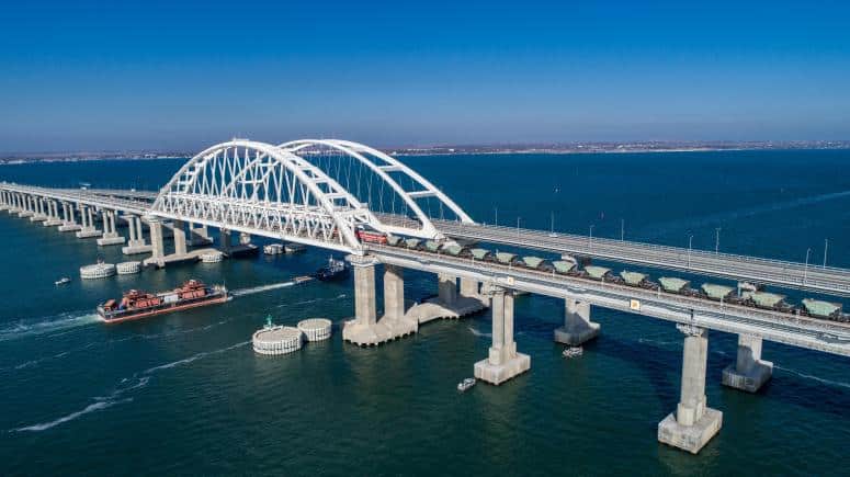 21 декабря движение по Крымскому мосту будет приостановлено