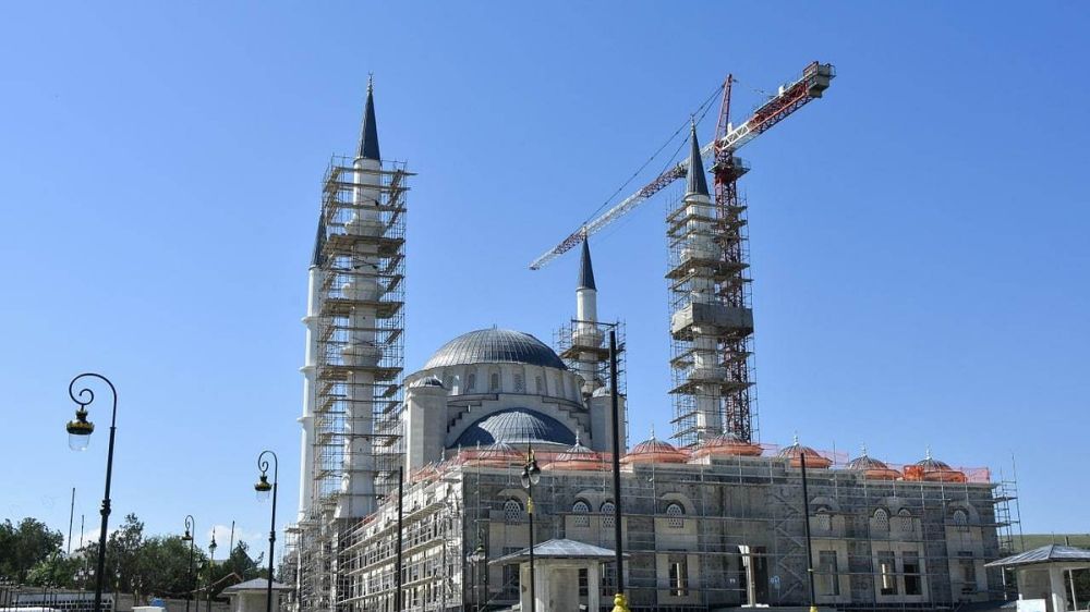 Аксенов: строящаяся соборная мечеть Крыма готова на 85%